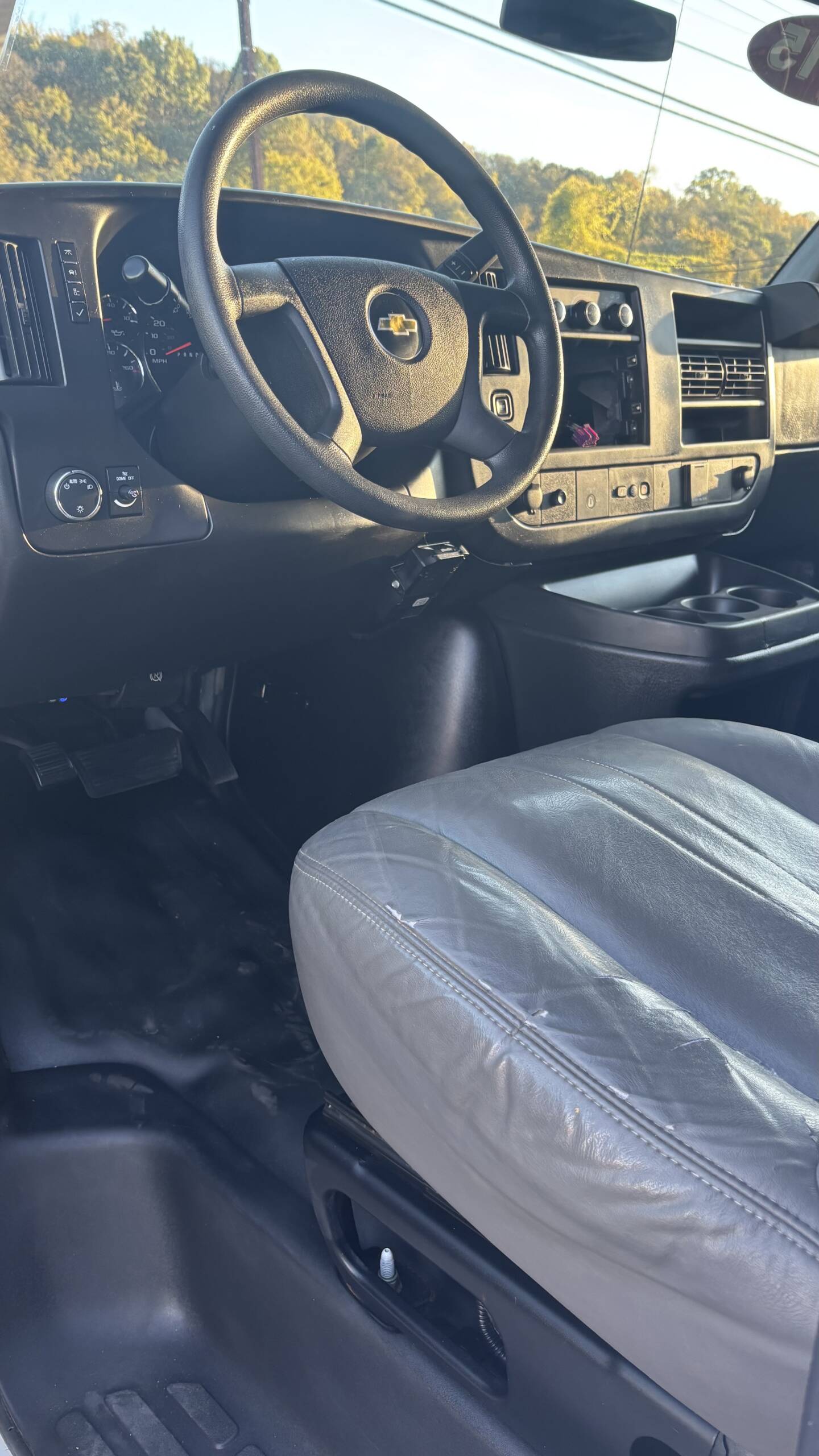 2015 CHEVROLET EXPRESS 2500 CARGO VAN 3D