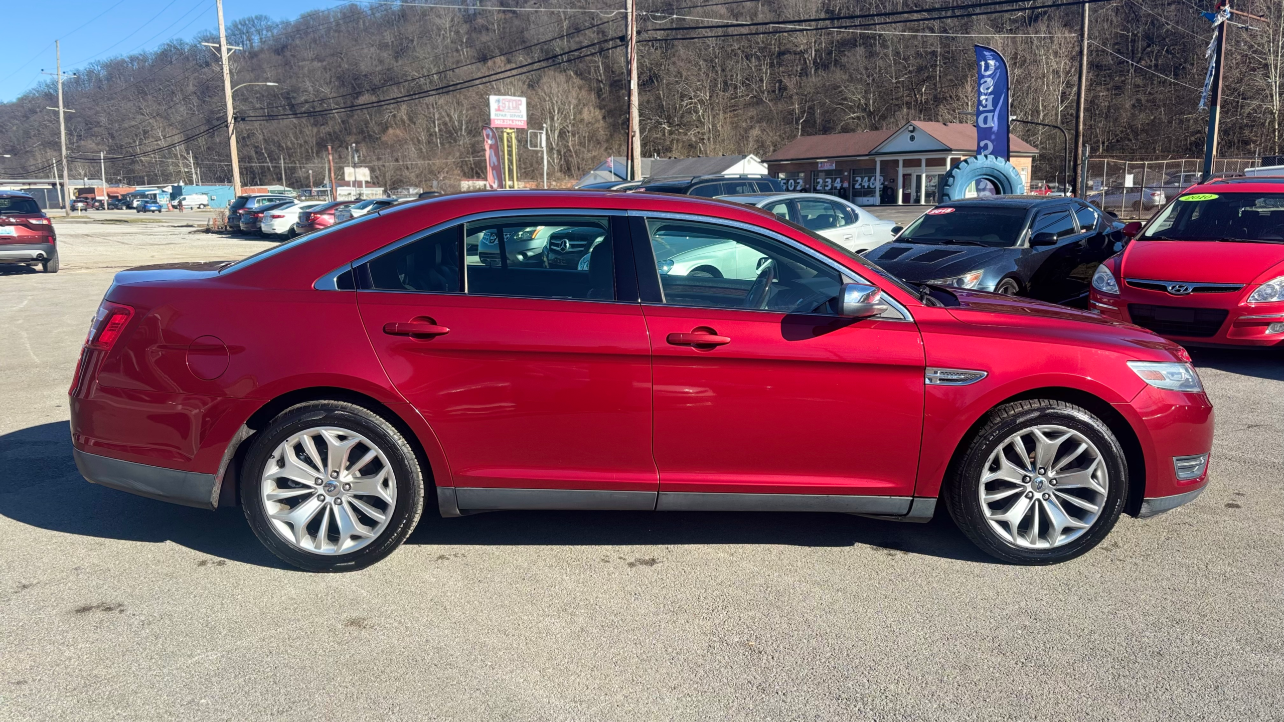 2013 Ford Taurus Limited Sedan 4D