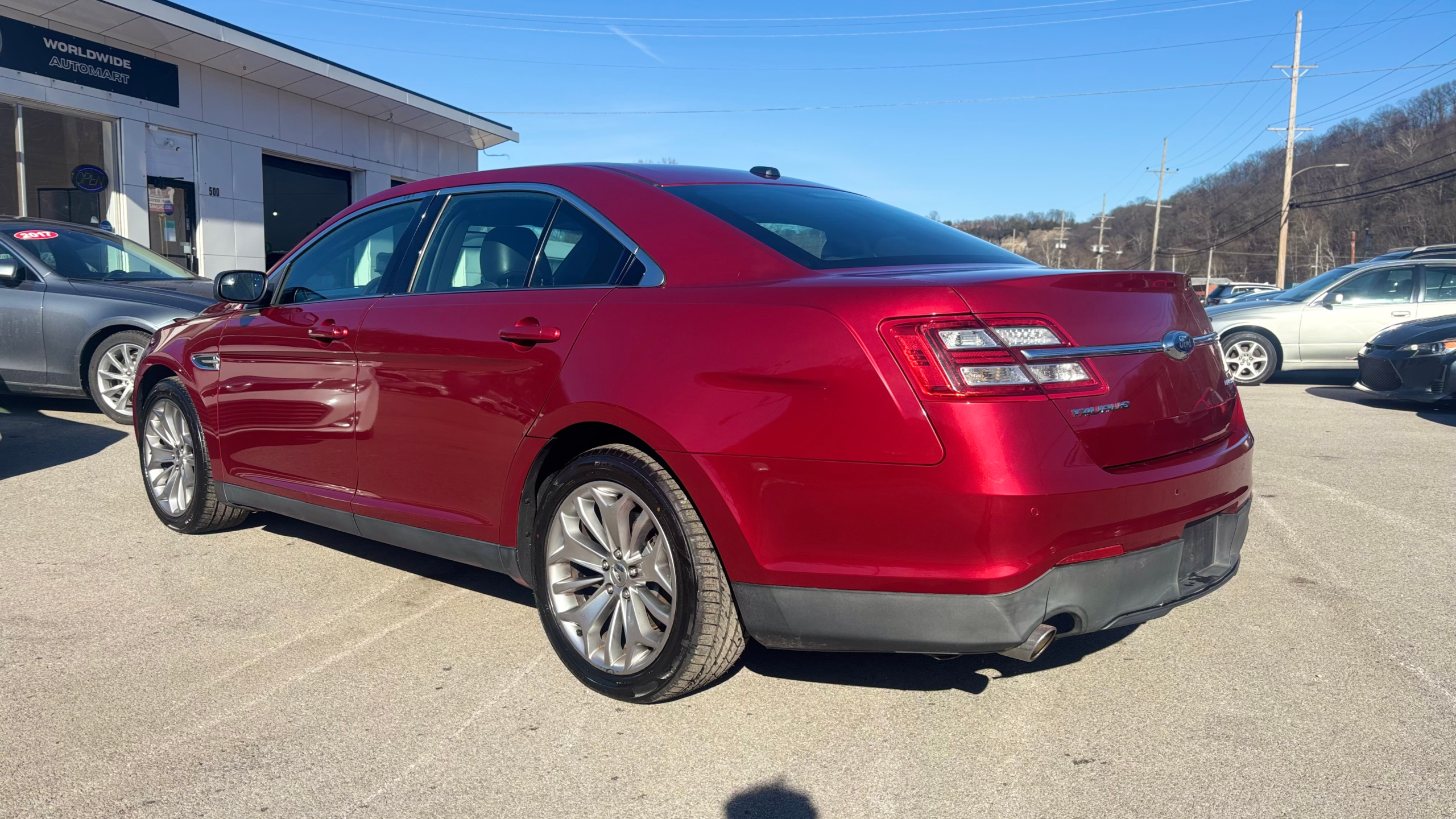 2013 Ford Taurus Limited Sedan 4D