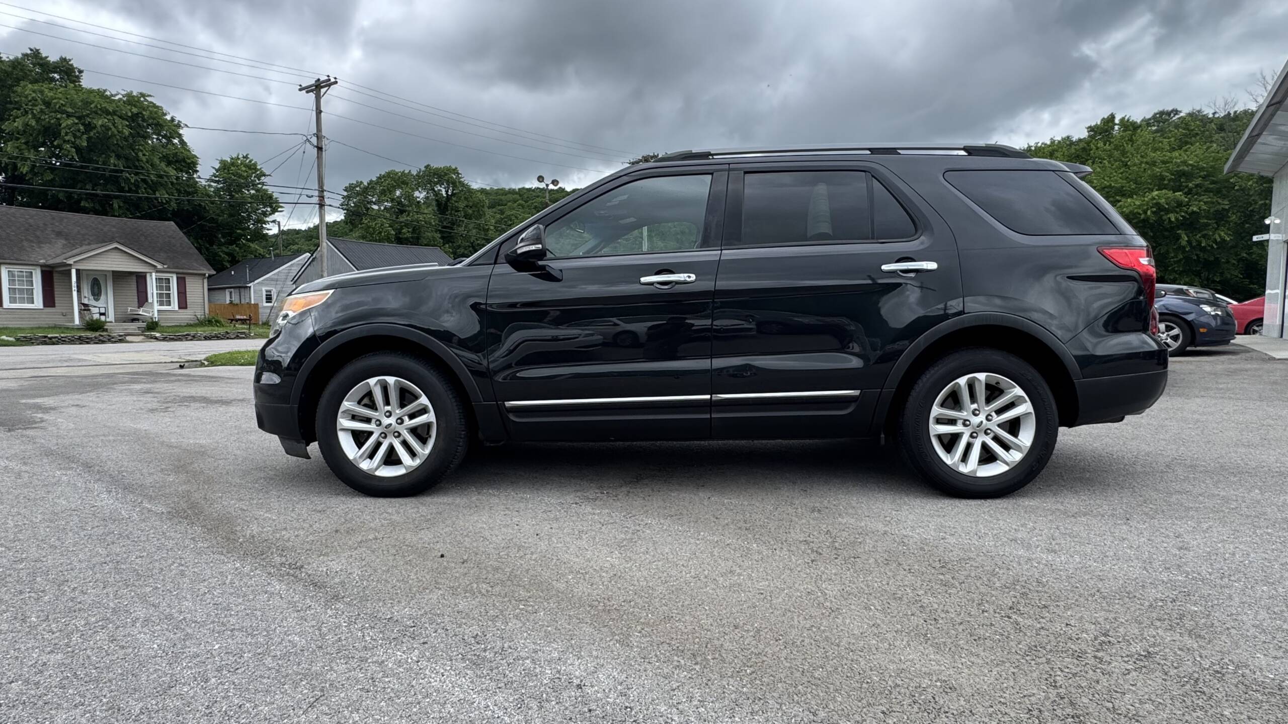 2014 Ford Explorer XLT Sport Utility 4D