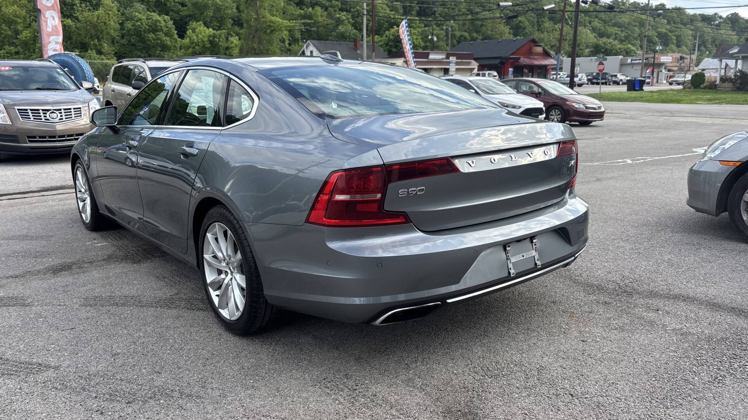 2017 Volvo S90 T6 Momentum AWD Sedan 4D